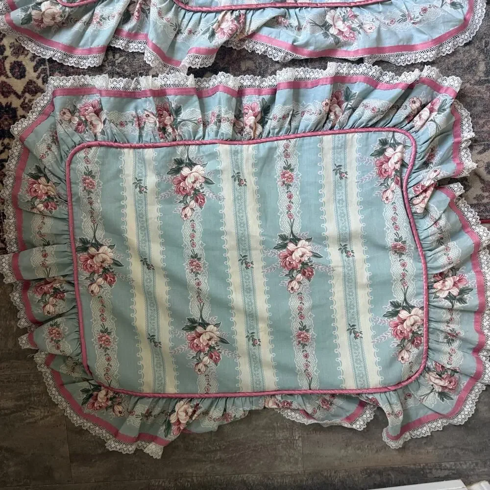 VTG Croscill Queen Comforter Skirt Shabby Chic Blue Floral QUILTED Lace Cottage